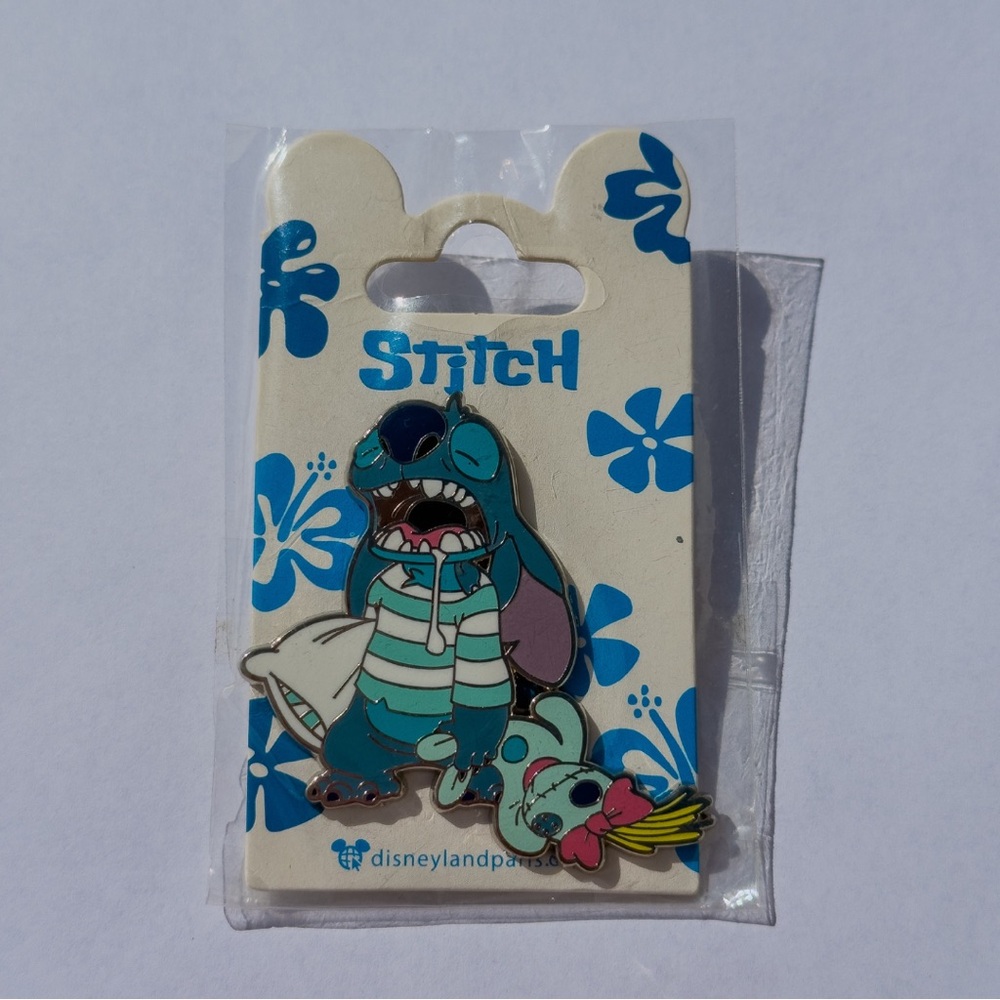New Disney Paris Sleepy Stitch Pajamas Pin – Official Lilo and Stitch Enamel Pin